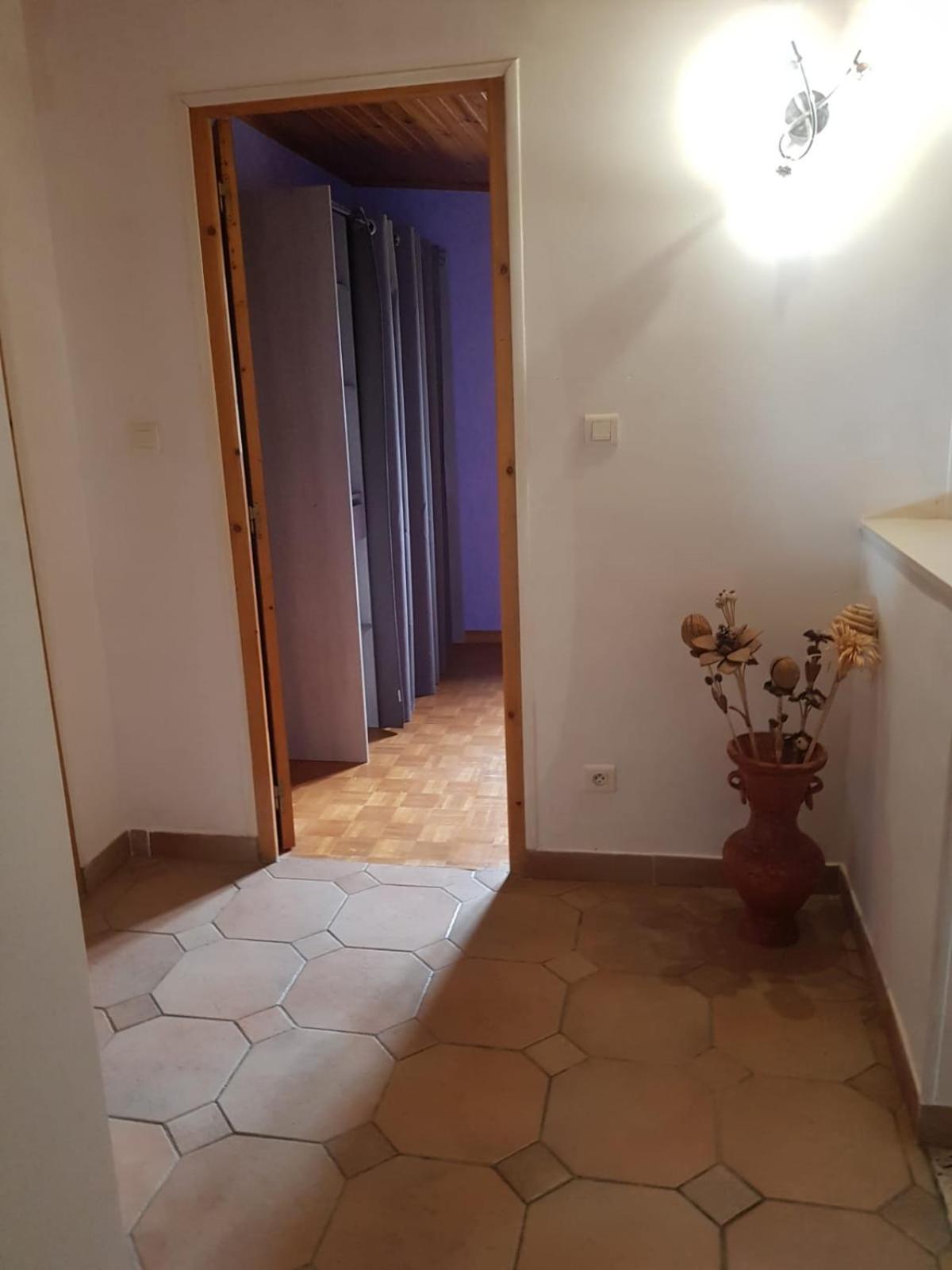 Maison Dans Un Village Calme Holiday home